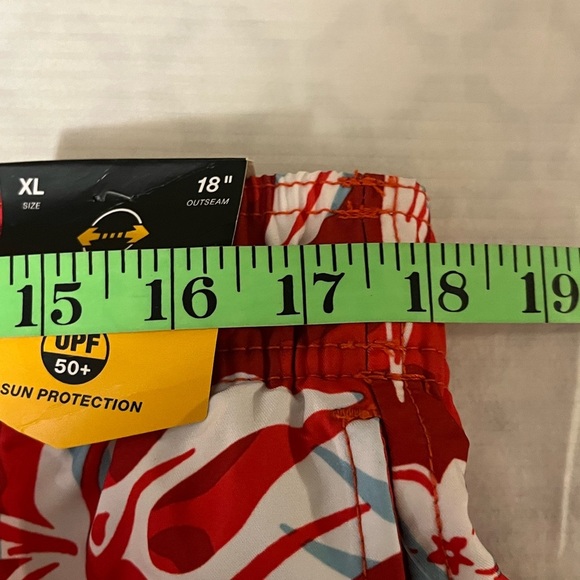 Speedo 7” SPF Inseam Red Hawaiian Swim Suit - Picture 5 of 7